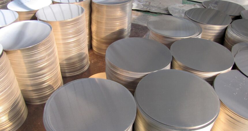 bovinas de aluminio apiladas